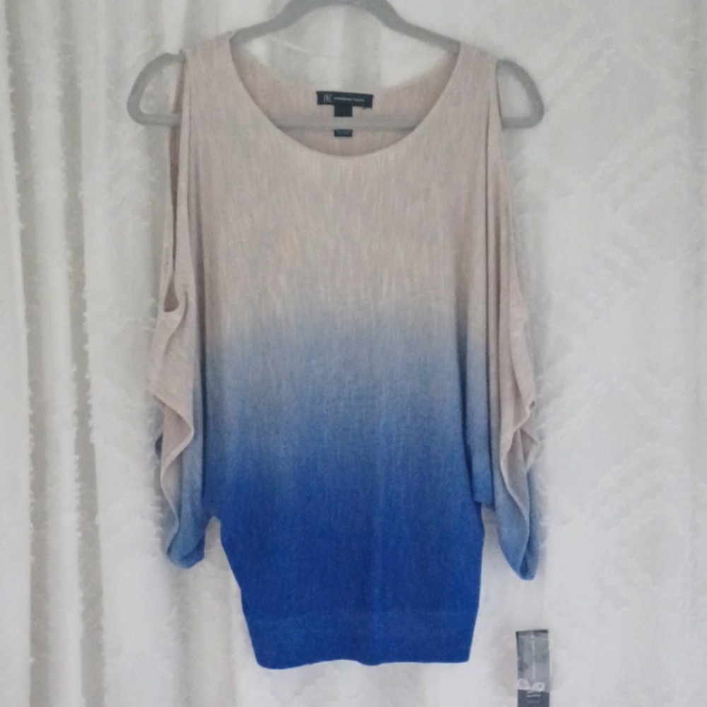 NWT I.N.C. Passage Dip Dye (ombre) light sweater.  Cold shoulder.  size xsmall.